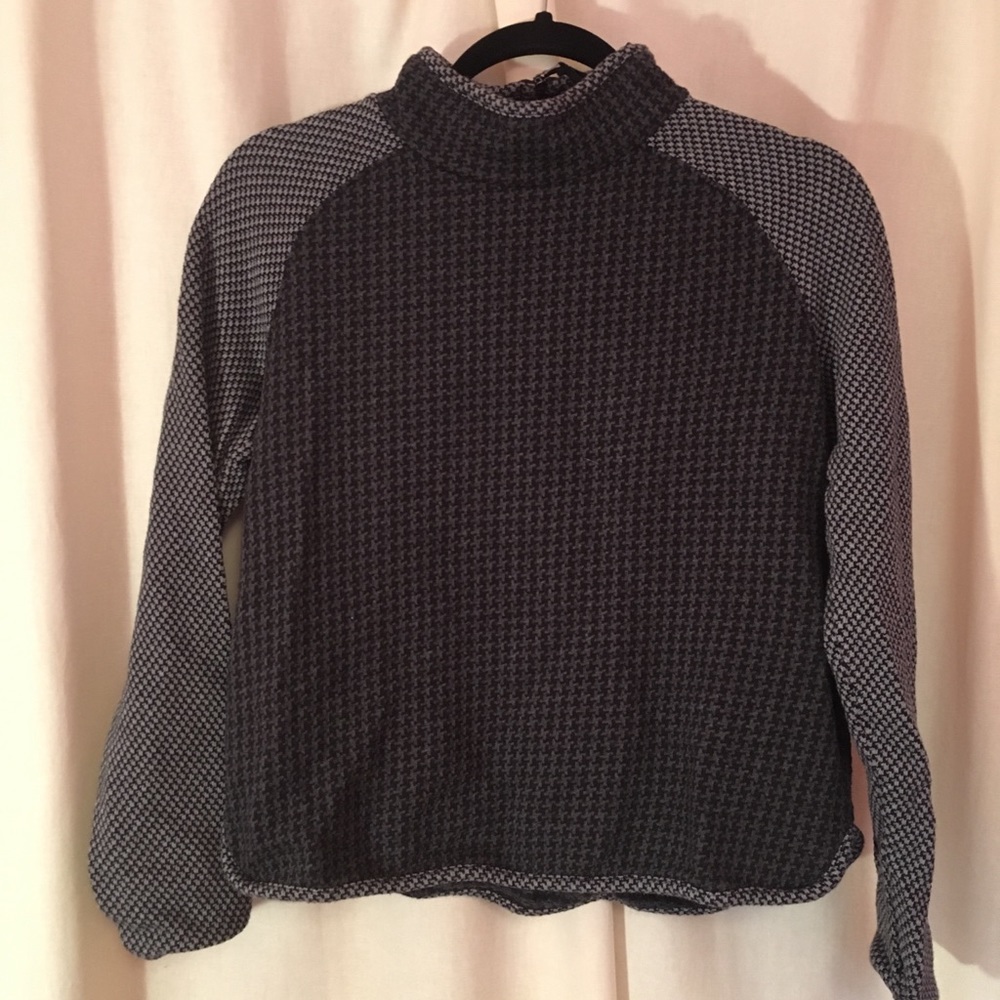 Lou & Grey black and gray sweater
